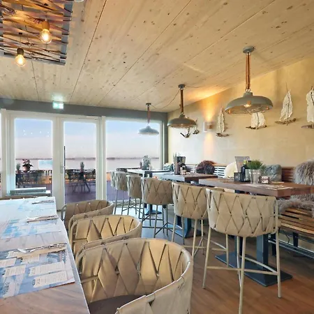 Amazing In Lembruch-dmmer See With 2 Bedrooms, Wifi And Indoor Swimming Pool Апартаменты Лембрух