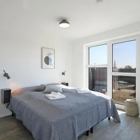 Апартаменты Amazing In Lembruch-dmmer See With 2 Bedrooms, Wifi And Indoor Swimming Pool *